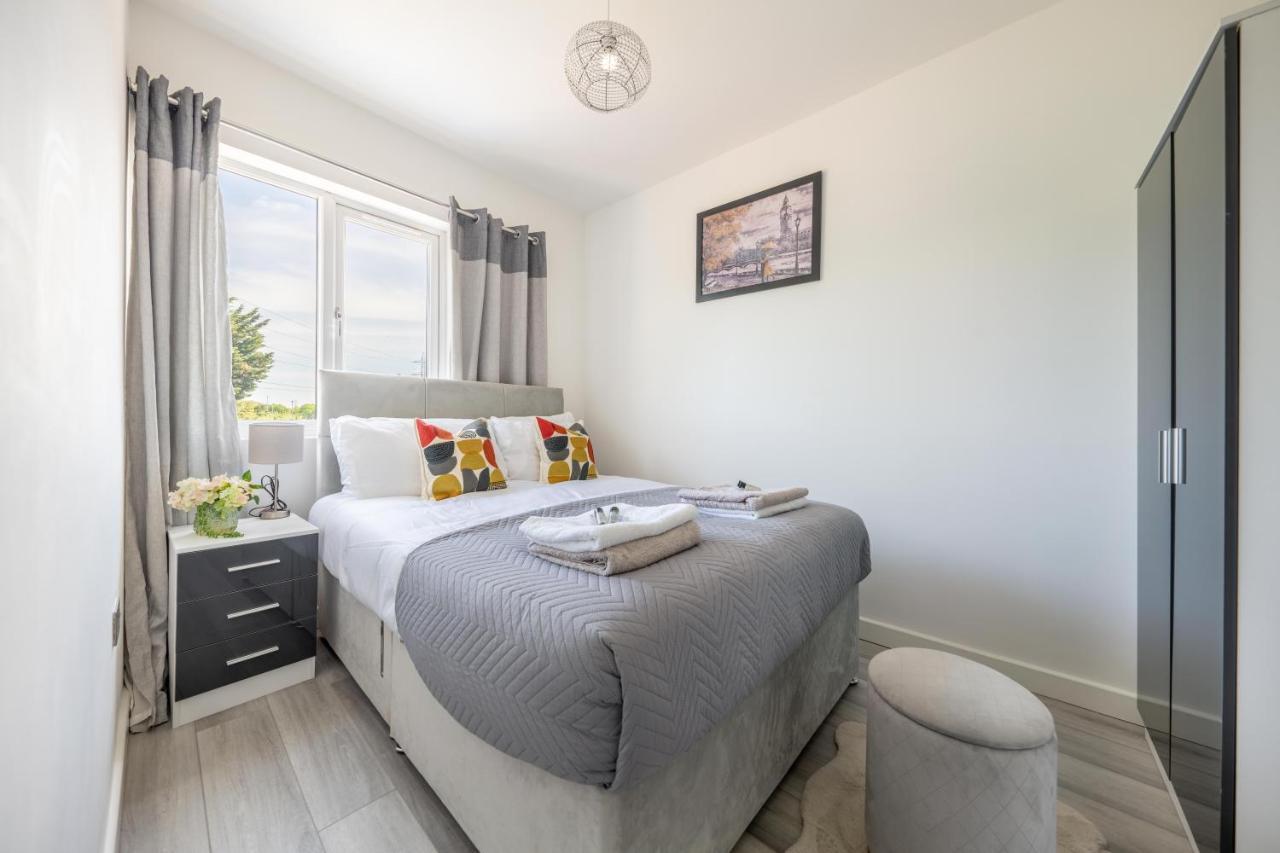 Ash View Place 4 -Heathrow - Thorpe Park - Free Parking Staines-upon-Thames Luaran gambar