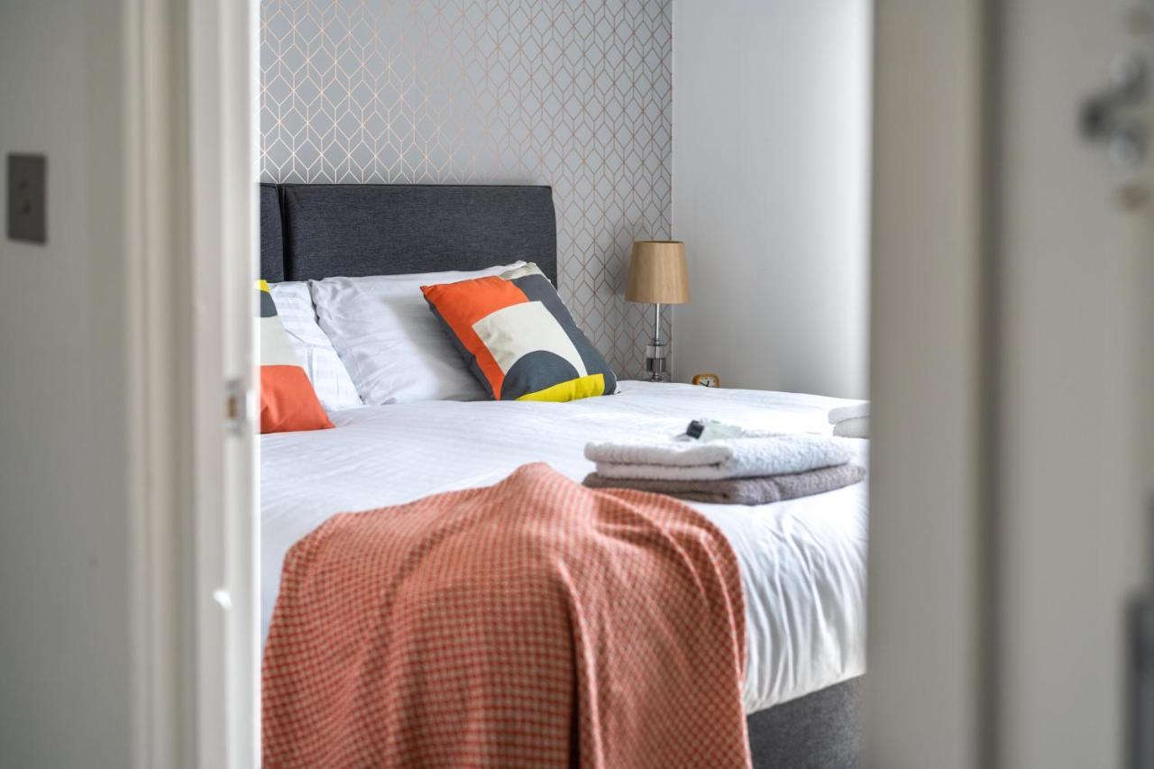 Ash View Place 4 -Heathrow - Thorpe Park - Free Parking Staines-upon-Thames Luaran gambar