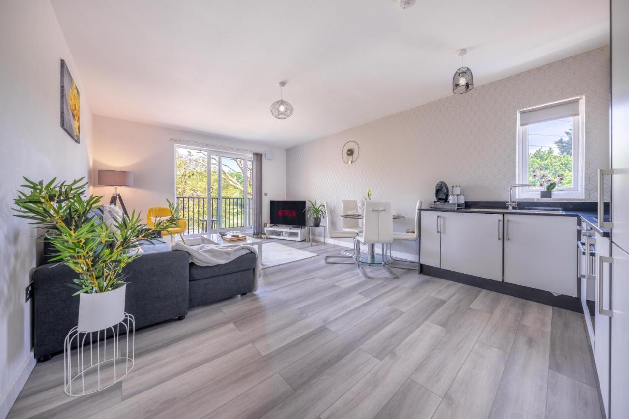 Ash View Place 4 -Heathrow - Thorpe Park - Free Parking Staines-upon-Thames Luaran gambar