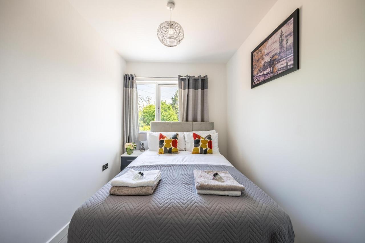 Ash View Place 4 -Heathrow - Thorpe Park - Free Parking Staines-upon-Thames Luaran gambar