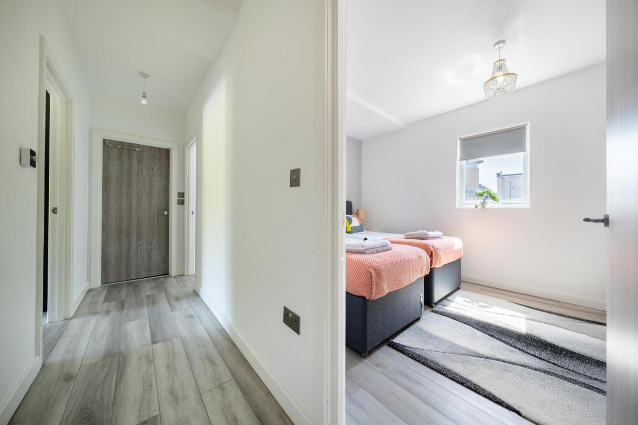 Ash View Place 4 -Heathrow - Thorpe Park - Free Parking Staines-upon-Thames Luaran gambar