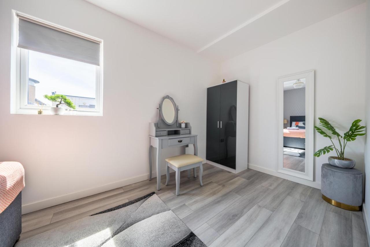 Ash View Place 4 -Heathrow - Thorpe Park - Free Parking Staines-upon-Thames Luaran gambar